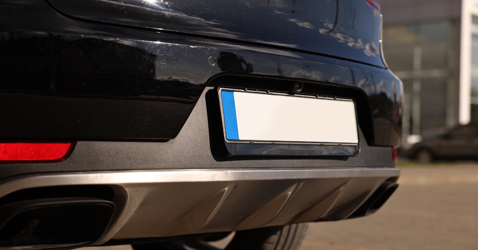 Proyecto Reconocimiento de matrículas vehiculares con Yolo B8 y AWS Simón Rincón
